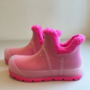 UGG Raincloud Clear “Taffy Pink”Women’s Size 8 NWOB